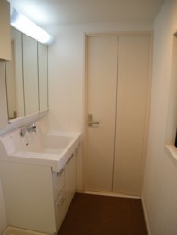 コルクフロアで温かみのある空間に コルクフロアで温かみのある空間に